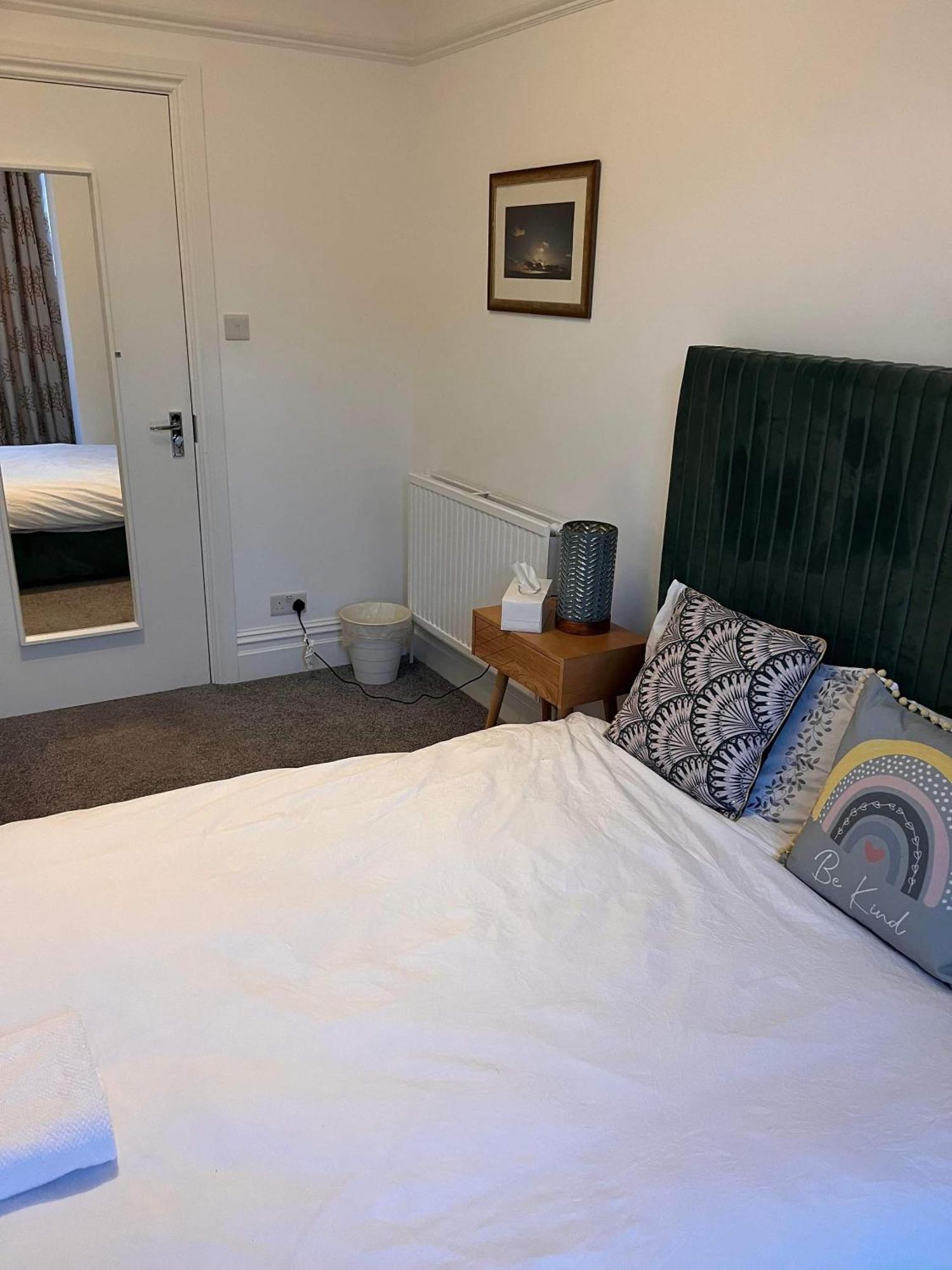 Luxury Cosy Retreat Apt London Exterior photo